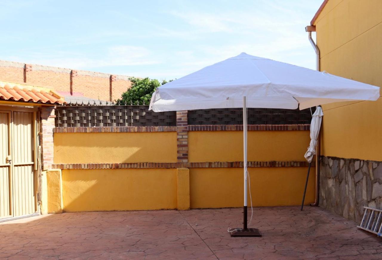 Villa El Hogar De Pepe El Casar de Escalona Exterior foto