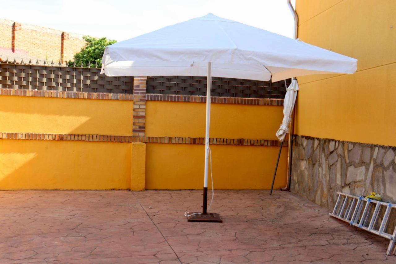 Villa El Hogar De Pepe El Casar de Escalona Exterior foto